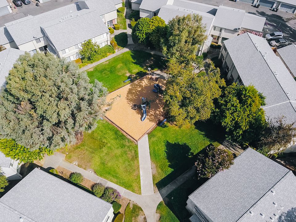 1st image of 4210 Saturn Way