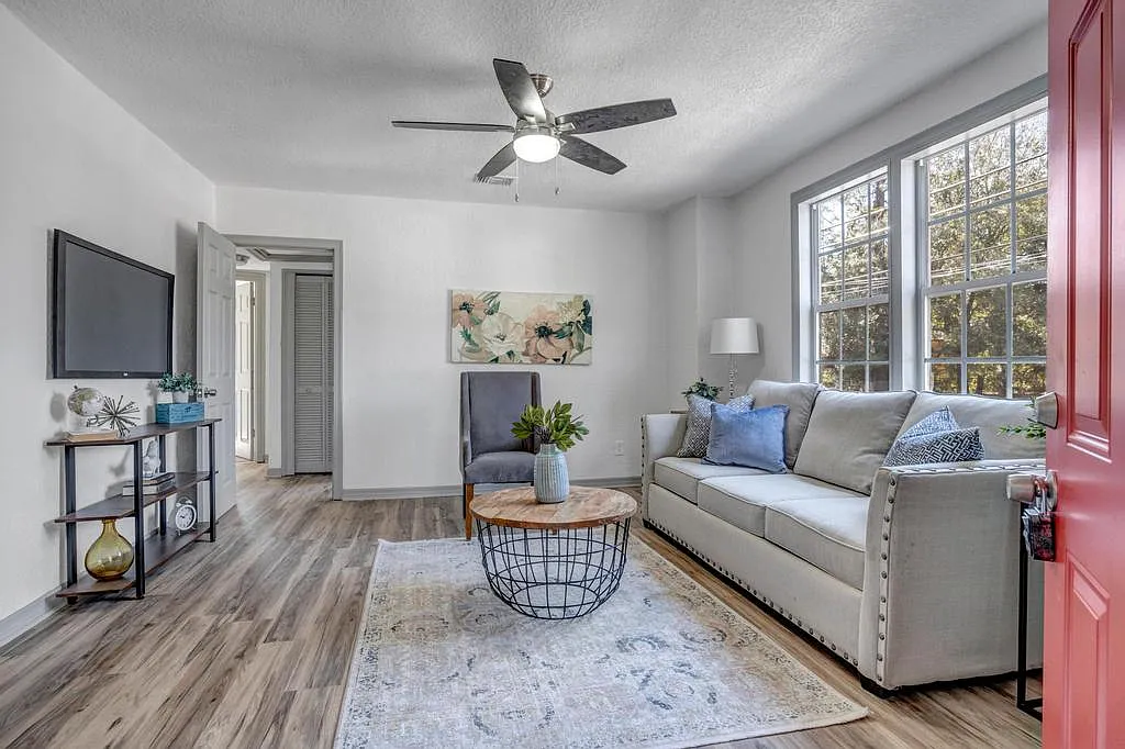 8025 Paul Jones Dr - 1 — Photo 4