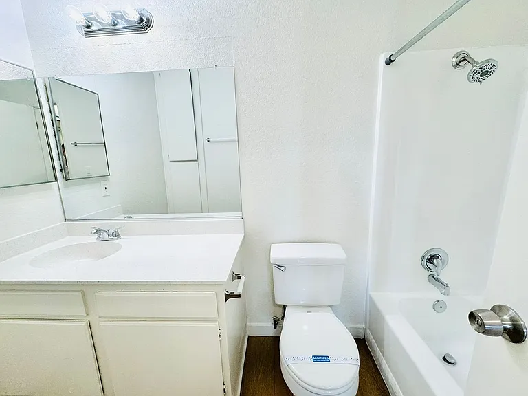 Westpark Apartments — Photo 2