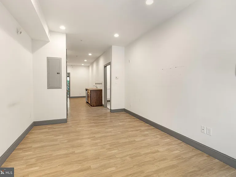 812 N 15th St #1S — Photo 3