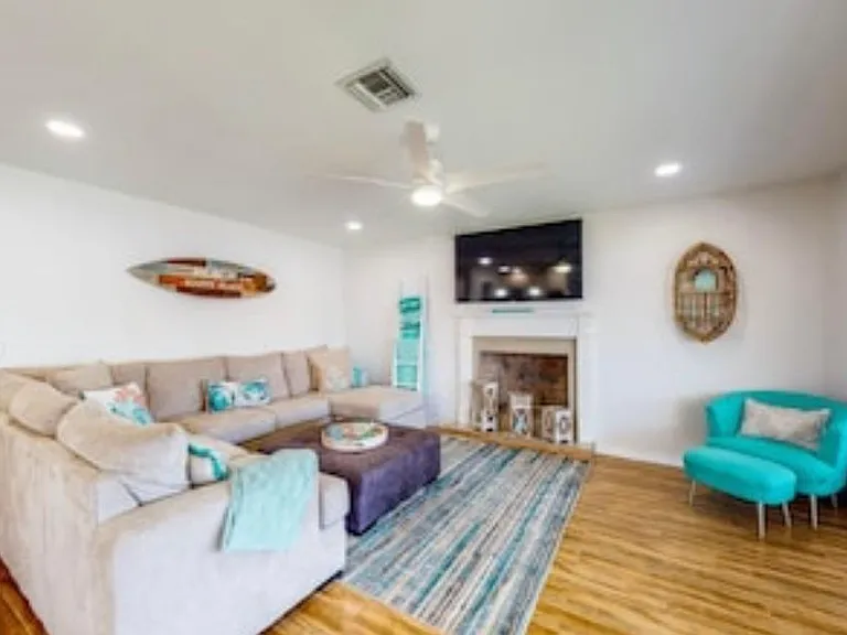 Camelia Dr — Photo 8