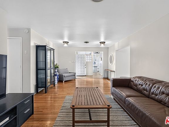 5th image of 7615 Kittyhawk Ave