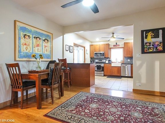 3rd image of 6923 N Overhill Ave #1