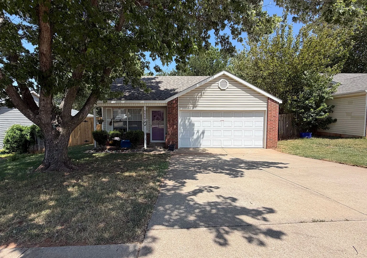 Cozy 3 Bedroom, 2 Bathroom Home in Norman Schools. — Photo 2