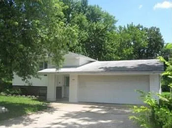 714 Plaza Dr photo 1