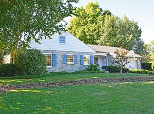 302 S 10th St, Akron, PA 17501