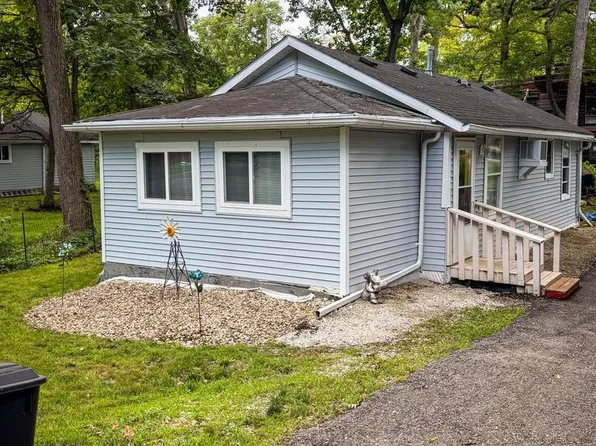 2908 Circle DRIVE, Burlington, WI 53105