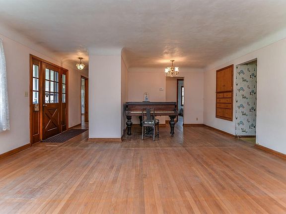 5th image of 205 W McKay St