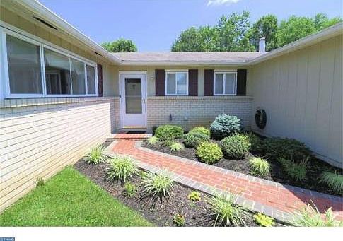 4th image of 18 Shull Dr