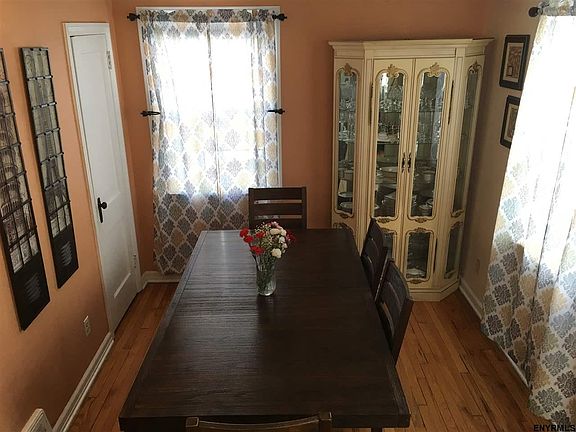 4th image of 14 Campbell Dr