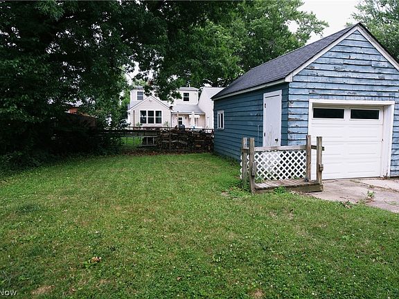 4th image of 417 E 324th St