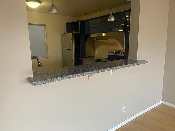4th image of 185 Quincy Ave Unit 202