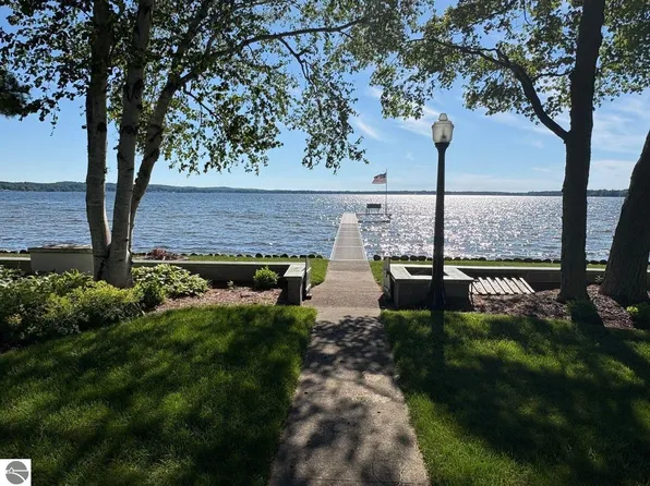 13453 Lakeside Ave, Bear Lake, MI 49614