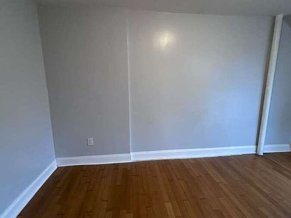 4th image of 162 Linden St