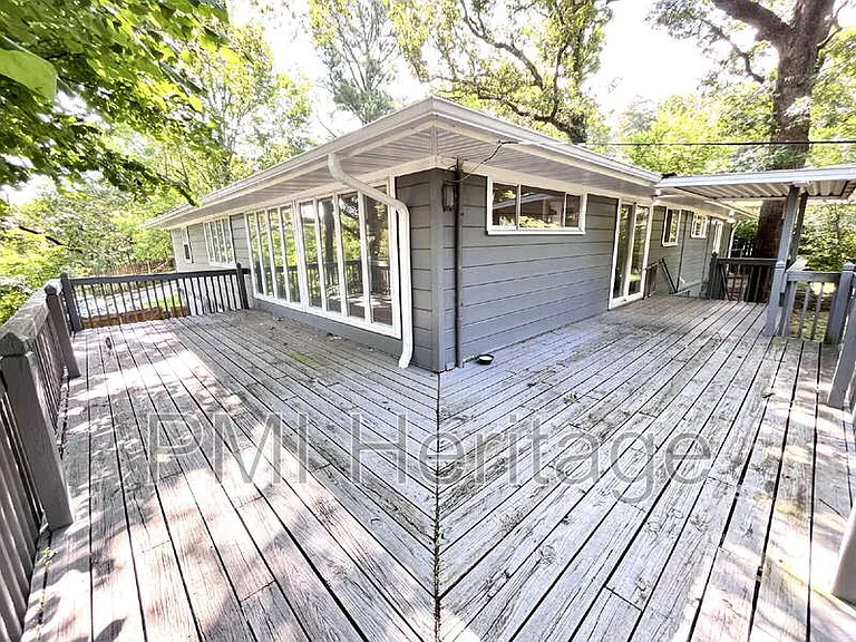 1139 N Sunset Dr — Photo 20