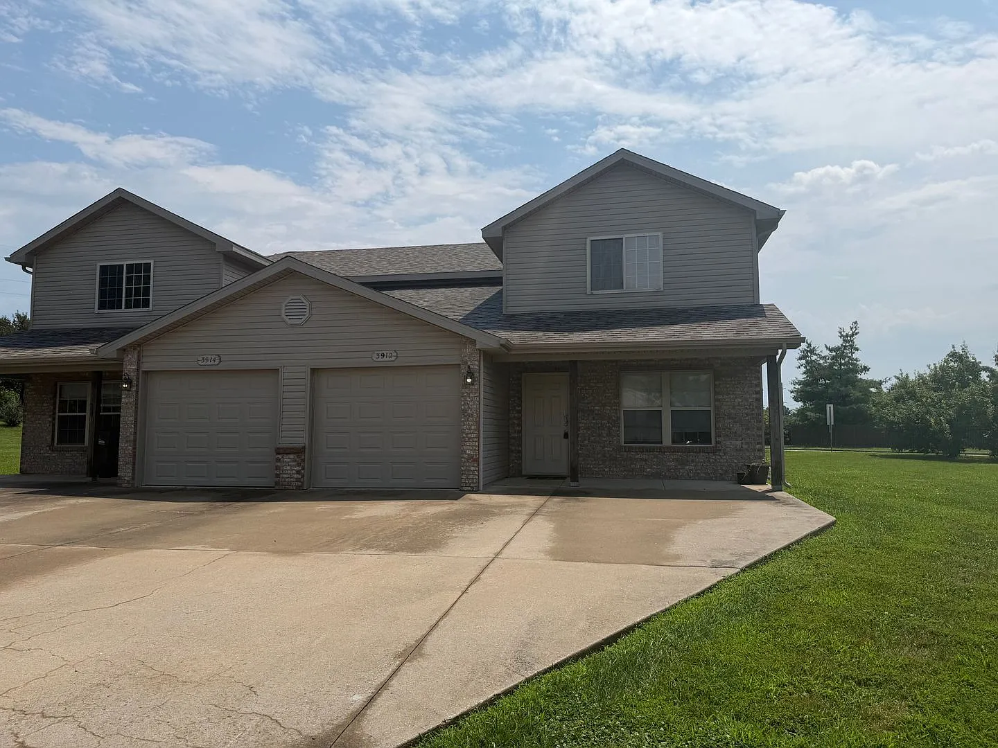 Vanderveen Duplex — Photo 1