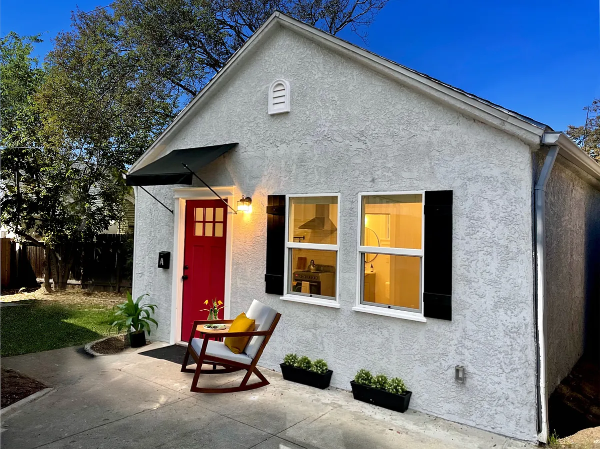 Building Photo - 643 Beulah St #A