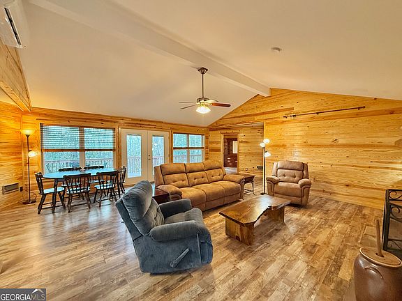 3rd image of 130 Ivy Trl