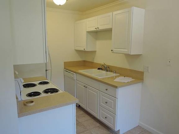 5th image of 411 E 17th St APT 20