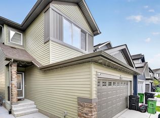 1676 27th St NW, Edmonton, AB T6T 0R6