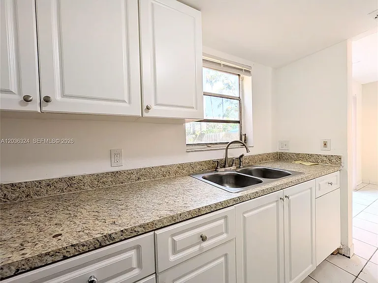 58 SW 14th Ter — Photo 19