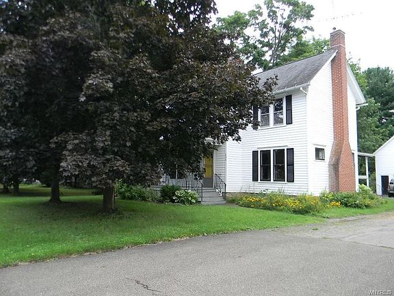 3rd image of 204 Jamestown St