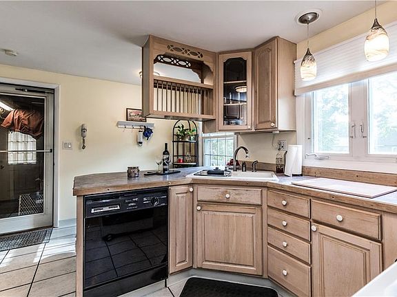 4th image of 6935 Shannon Way
