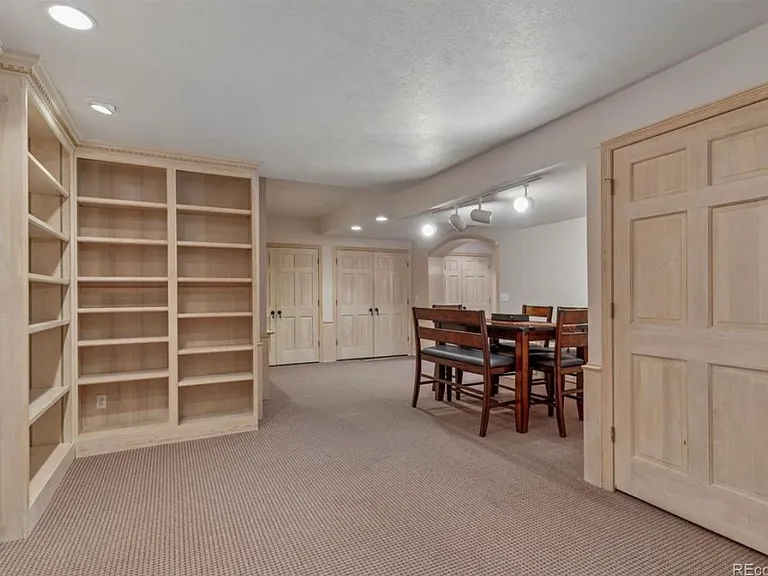 5 Tamarade Dr — Photo 17