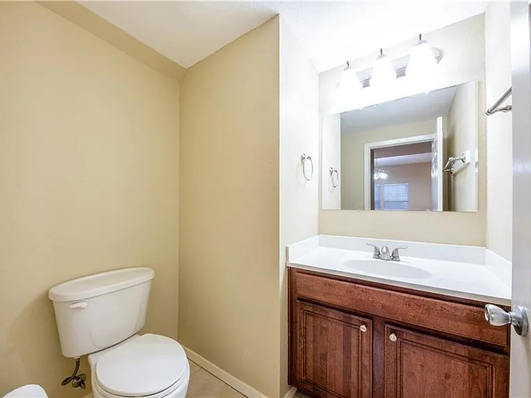2809 E 22nd St #B — Photo 13