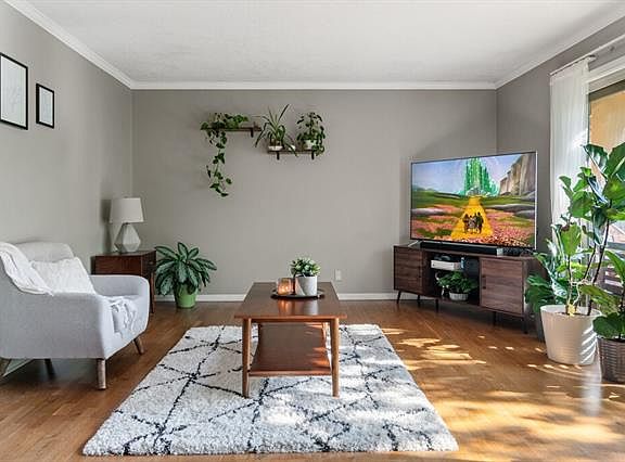4th image of 4614 Holly St APT 6