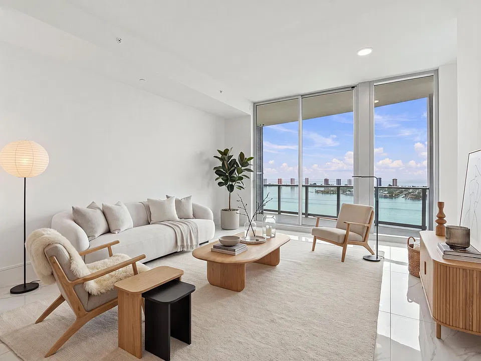 220 Lake Shore Dr #2306