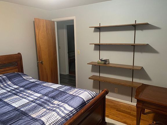 2nd image of 3013 E Chesterfield Ln