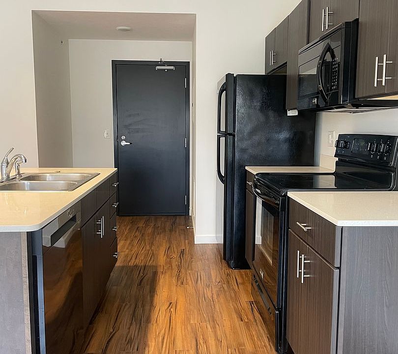 1st image of 1555 Wealthy St SE #305