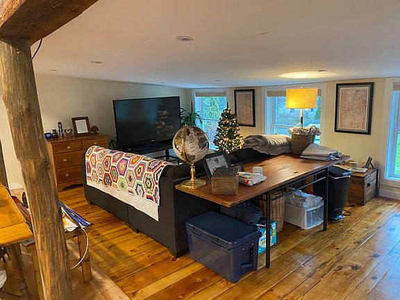 5th image of 112 E Main St #110