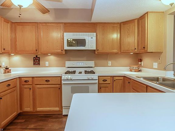 3rd image of 7040 Rushmore Way #11