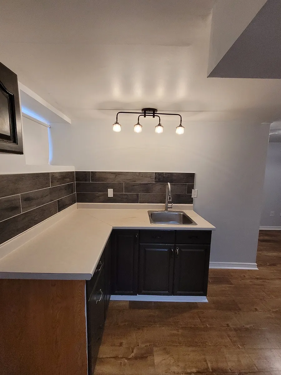 Building Photo - 134 Innisfil St #3