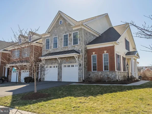 23385 Longollen Woods Ter, Ashburn, VA 20148