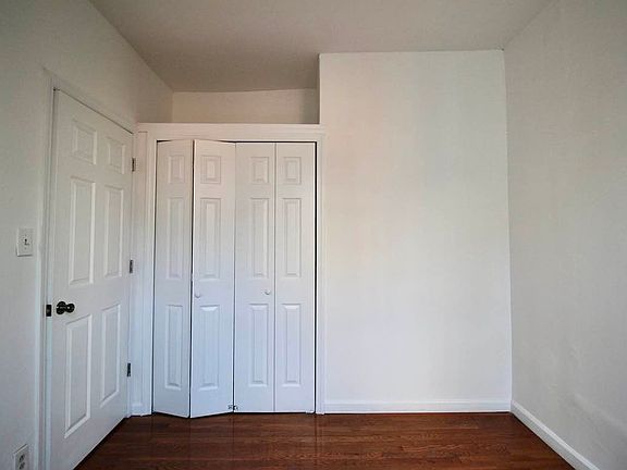 4th image of 124 E 107th St #30A