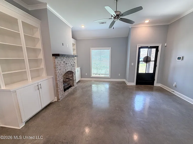 531 Birchwood Blvd — Photo 3