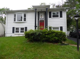 4513 Hendricks Dr, Woodbridge, VA 22193