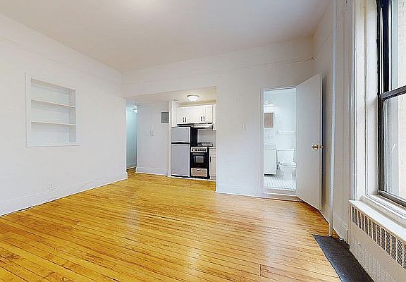 3rd image of 471 Central Park W APT 3B