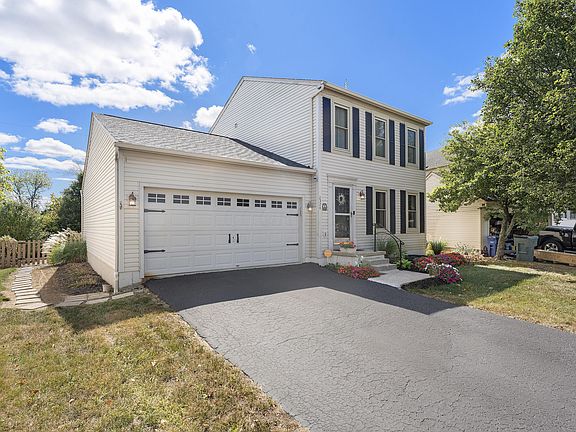 2nd image of 2324 Maribeth Pl