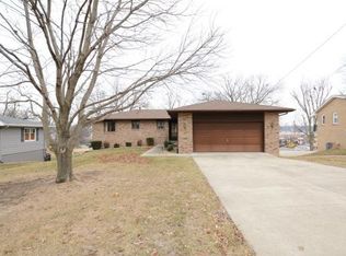 56 Eastmoreland Ct, Decatur, IL 62521