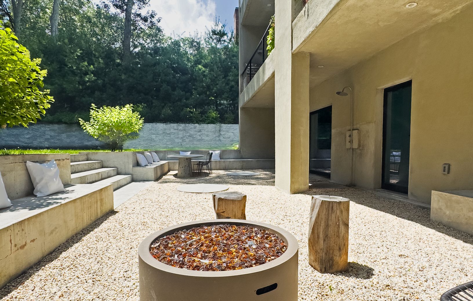  Backyard Seating Area