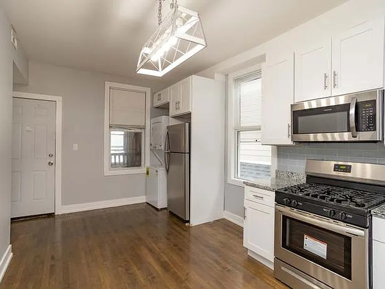2657 N Ridgeway Ave #1 — Photo 2