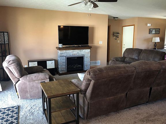 3rd image of 106 Mimosa Ct