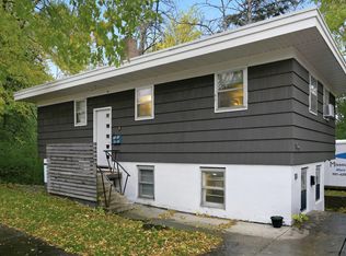 1002 9th St S, Moorhead, MN