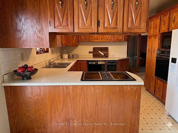 5th image of 72 Arbour Rd