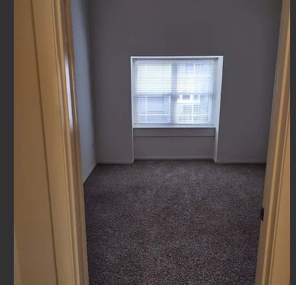 Marlboro Classic Apt & Redwood Square — Photo 73