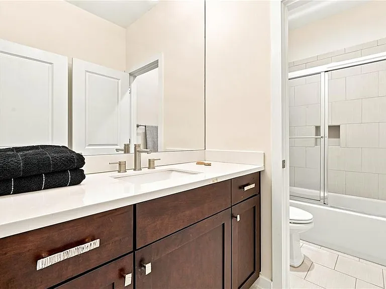826 Canterbury Overlook NE — Photo 29